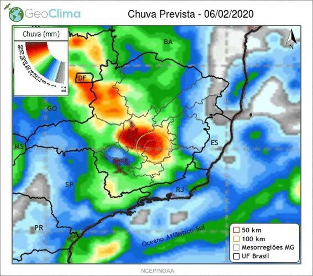 Mapa mostra volume de chuva (esq) previsto em Minas Gerais na quinta-feira. Região Central, onde se encontra BH e a Região Metropolitana, aparece em vermelho, com maiores volumes