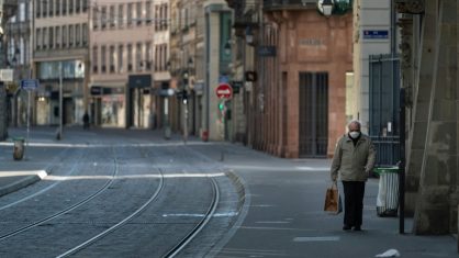 França registra 89 mortes por coronavírus nas últimas 24 horas