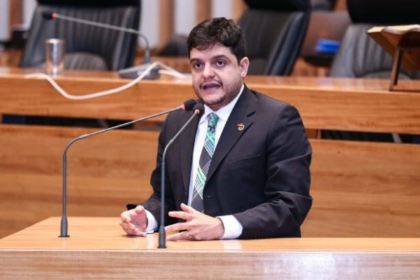 Delmasso critica Inframerica por não suspender voos dos EUA e da Europa