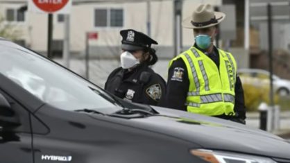 Coronavírus: mais de 500 policiais de Nova York testam positivo e outros 3 mil estão com sintomas