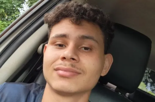 Vídeo: CED Incra-08 - pais “enlouquecem” de alegria ao saber que filho passou em medicina