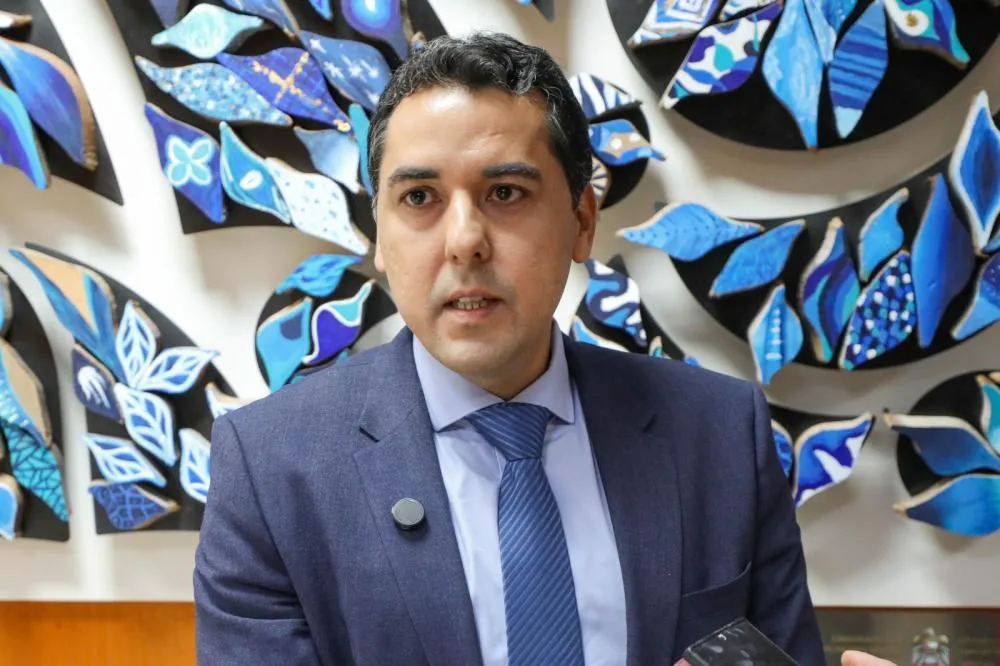 Governador empossa novo secretário de Saúde