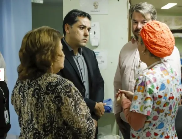 Após crise em UTI neonatal do DF, secretário de Saúde visita hospital