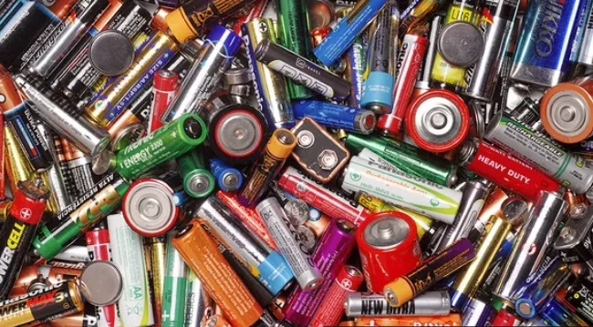 Onde descartar pilhas no DF? Veja onde há pontos de coleta em Brasília