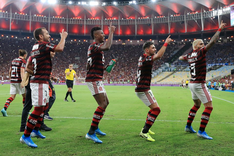 Flamengo não dá chance, goleia e está na final da Libertadores