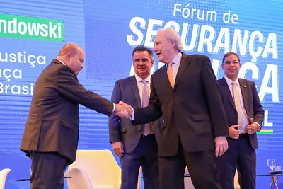 Ibaneis Rocha defende integração das forças de segurança como chave para redução da criminalidade no DF