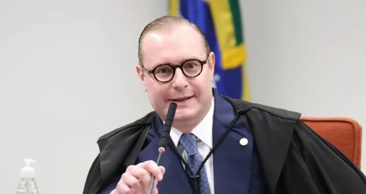 STF: Zanin se confunde e chama Bolsonaro de “réu” antes da hora