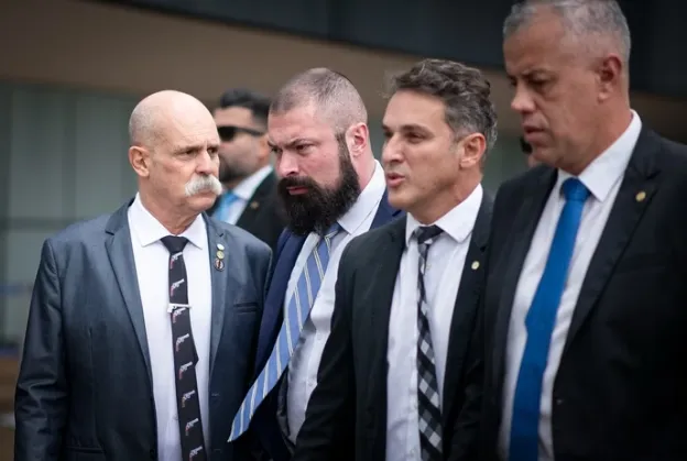 Após serem barrados, deputados do PL estão em sessão do STF. Veja quem