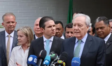 Governo entrega PEC da Segurança Pública, e Motta diz que texto terá total prioridade