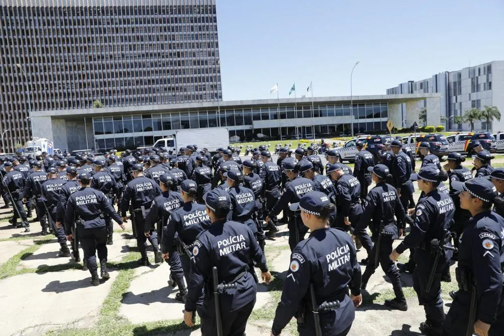 GDF reforça pedido de reajuste dos policiais e envia estudo de impacto ao governo federal