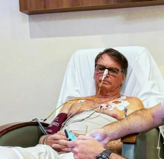 Sem previsão de alta, Bolsonaro diz não sentir dores após quase uma semana de cirurgia