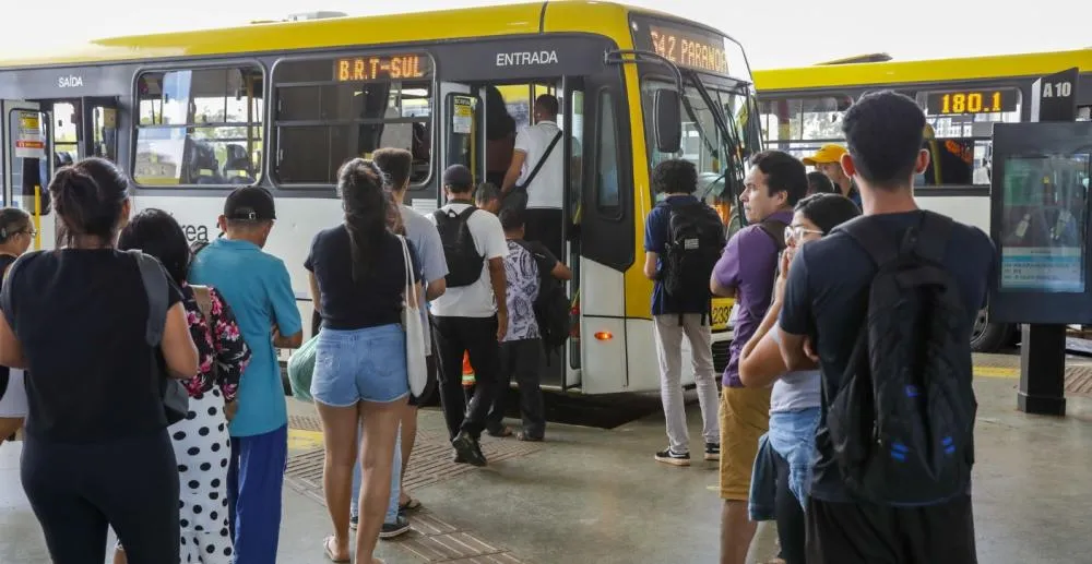 Confira o que abre e o que fecha no feriado prolongado do Dia do Trabalhador