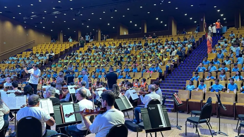 Orquestra Sinfônica do Teatro Nacional apresenta concerto didático para estudantes da rede pública