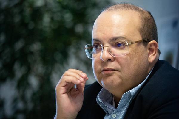 Ibaneis exonera subcomandante da PM em resposta a fogos de artifício no STF