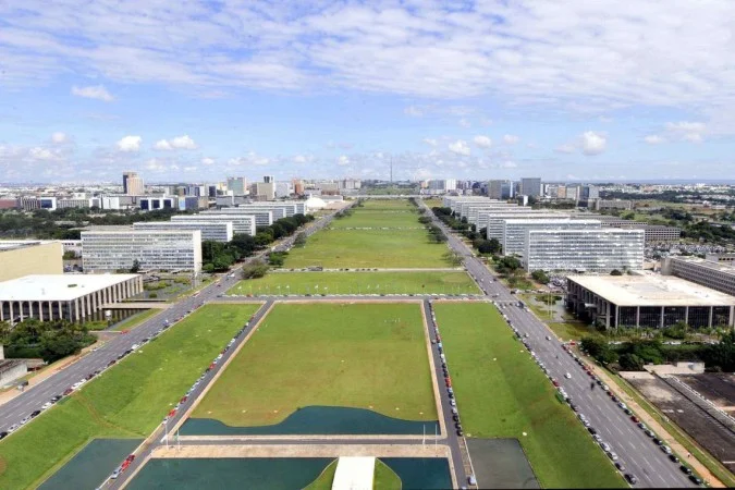 Ato convocado por Bolsonaro em Brasília terá parte da Esplanada fechada