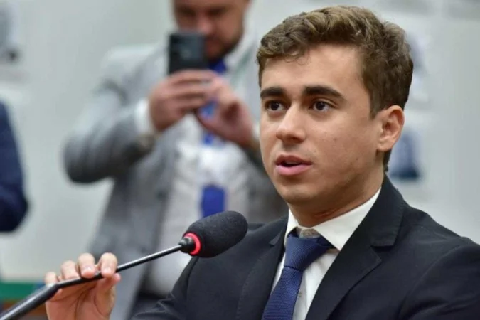 Justiça dá 48 horas para governo Lula explicar descontos do INSS