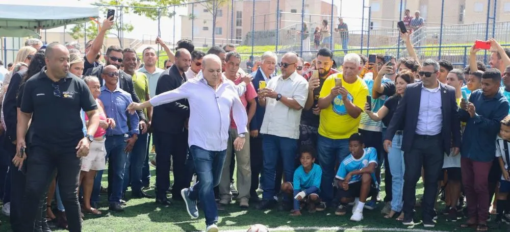 Novo campo sintético do Parque dos Ipês, em São Sebastião, é inaugurado após reforma e ampliação