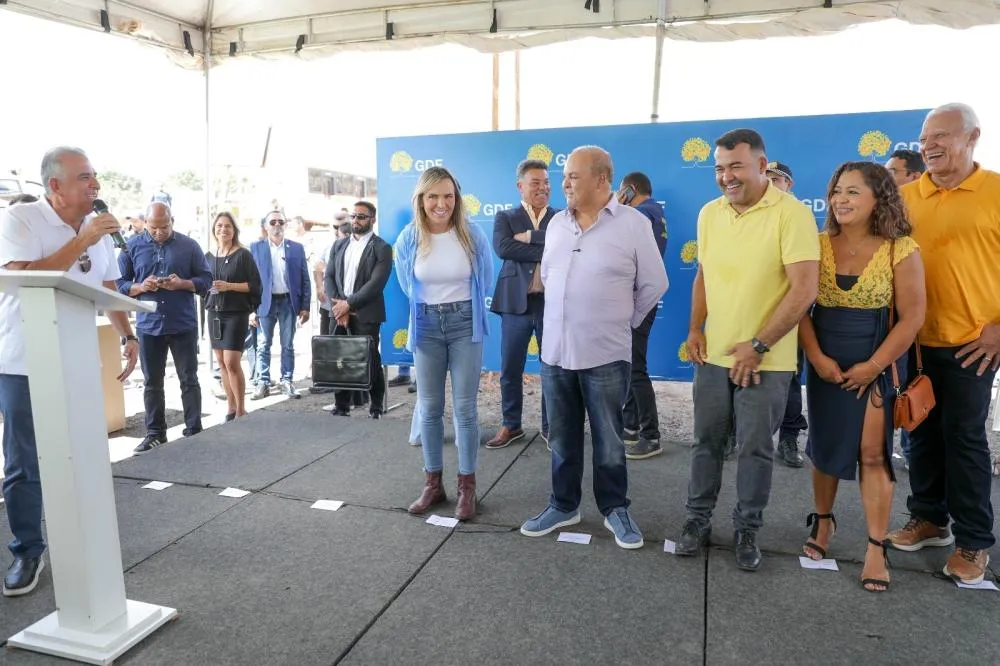 Governador Ibaneis Rocha visita obras de construção de área de escape na entrada de São Sebastião