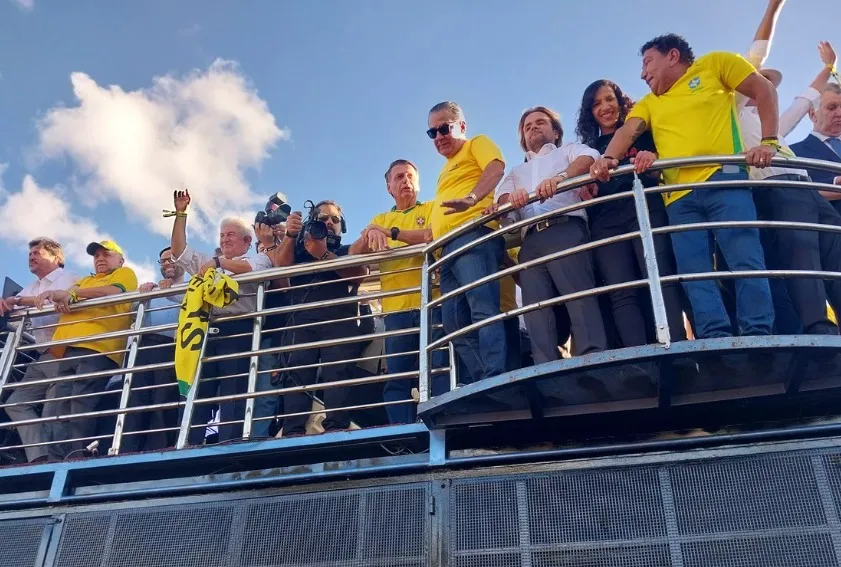 Pressão em Motta, elogio a Fux e vice do DF em selfies marcam ato bolsonarista por anistia