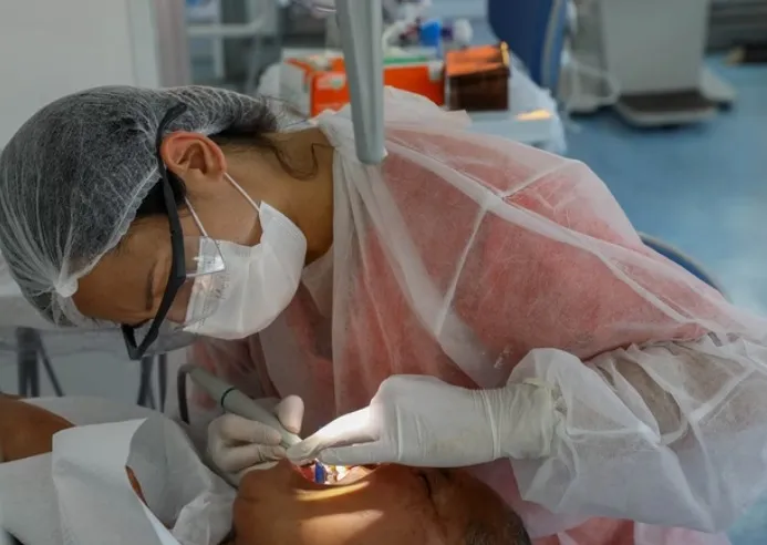 Projeto oferece atendimentos odontológicos de graça a mulheres do DF
