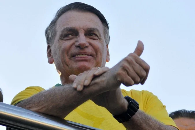 Bolsonaro sobre denúncia de golpe: “Não vou sair do Brasil. Me prendam