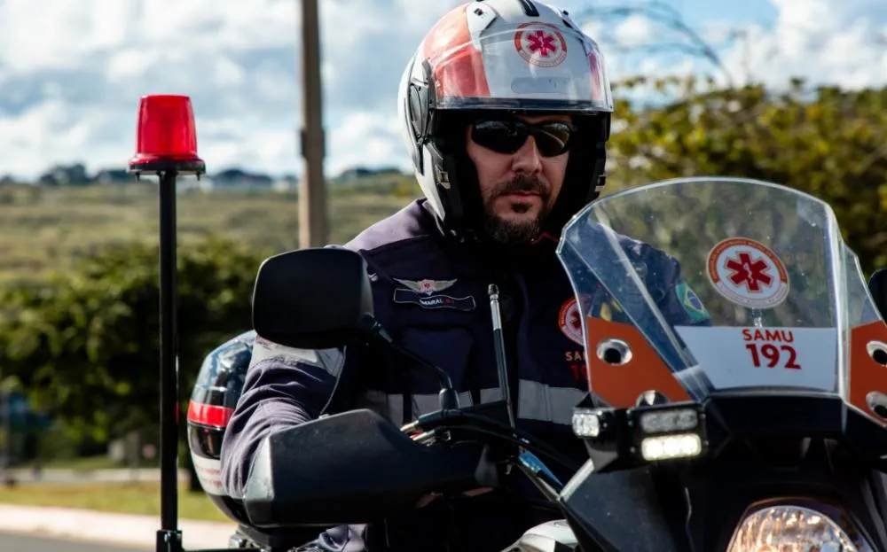 Tem ambulância no trânsito? Seja cidadão e ajude a salvar vidas