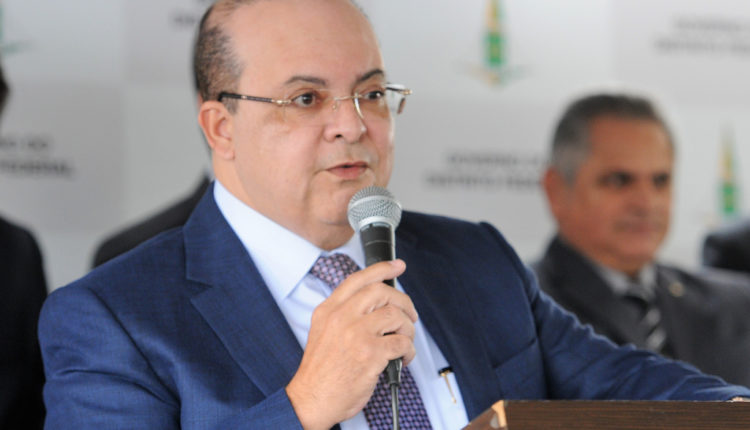 Curva da pandemia no DF leva Justiça a suspender abertura de novas atividades