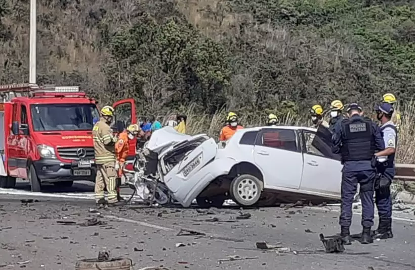 Acidente entre caminhão e carro na DF-150 termina com um óbito