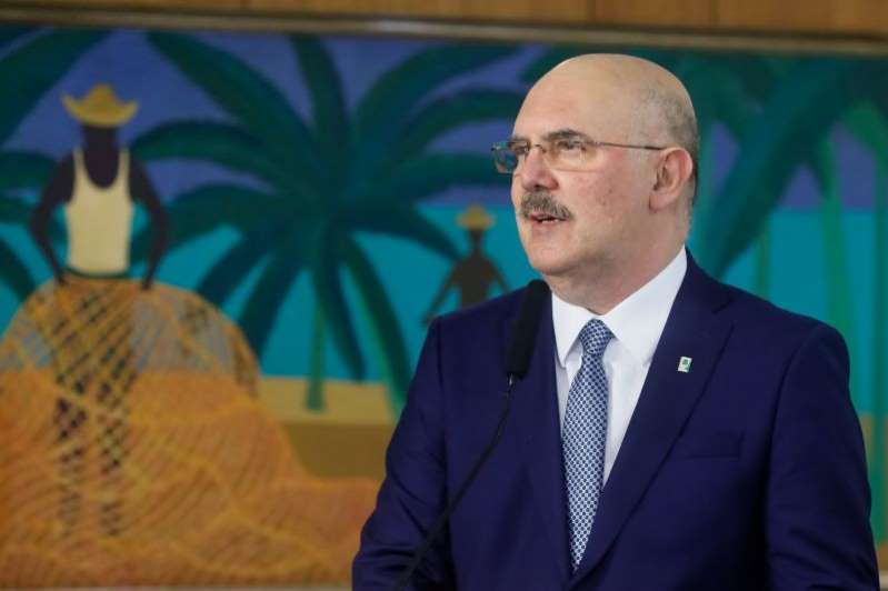 Novo ministro da Educação, Milton Ribeiro testa positivo para covid-19