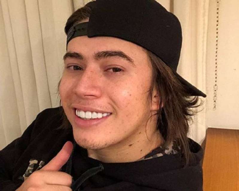 Whindersson oferece tratamento psicológico à criança grávida por estupro