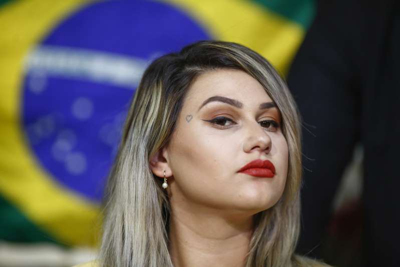 Facebook derruba post de Sara Winter com dados pessoais de menina estuprada