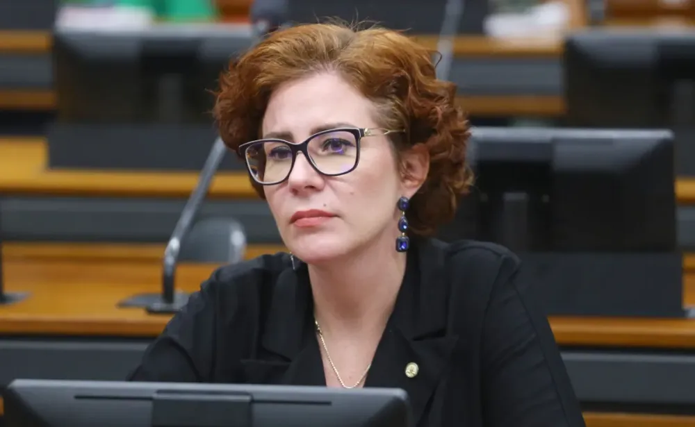 Moraes determina que AGU adote providências para extradição de Zambelli