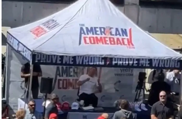 Veja vídeos de Charlie Kirk, aliado de Trump, sendo baleado nos EUA