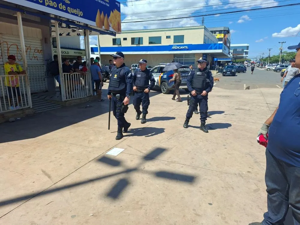 Operação combate comércio ilegal no centro de Ceilândia