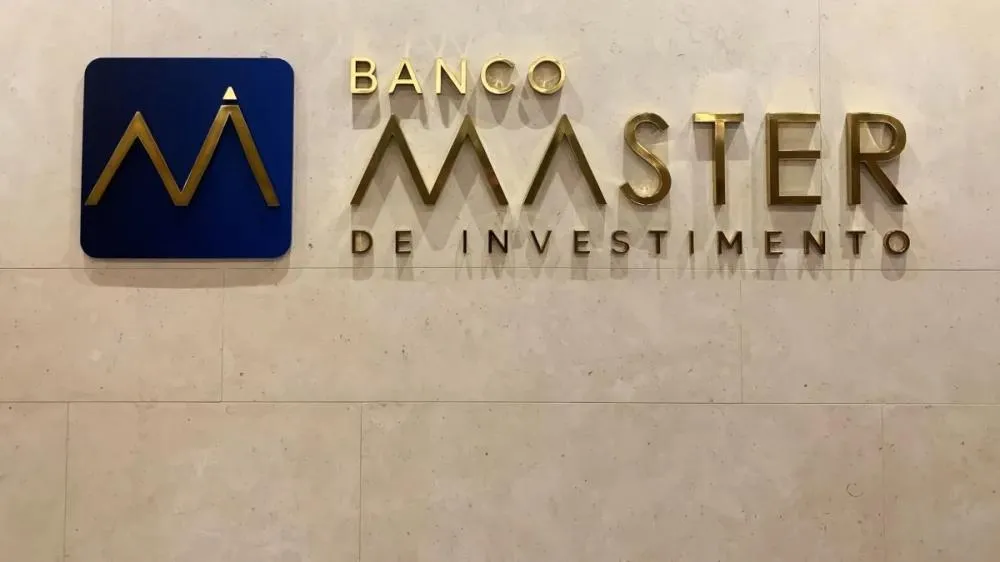 Fictor anuncia compra do Banco Master