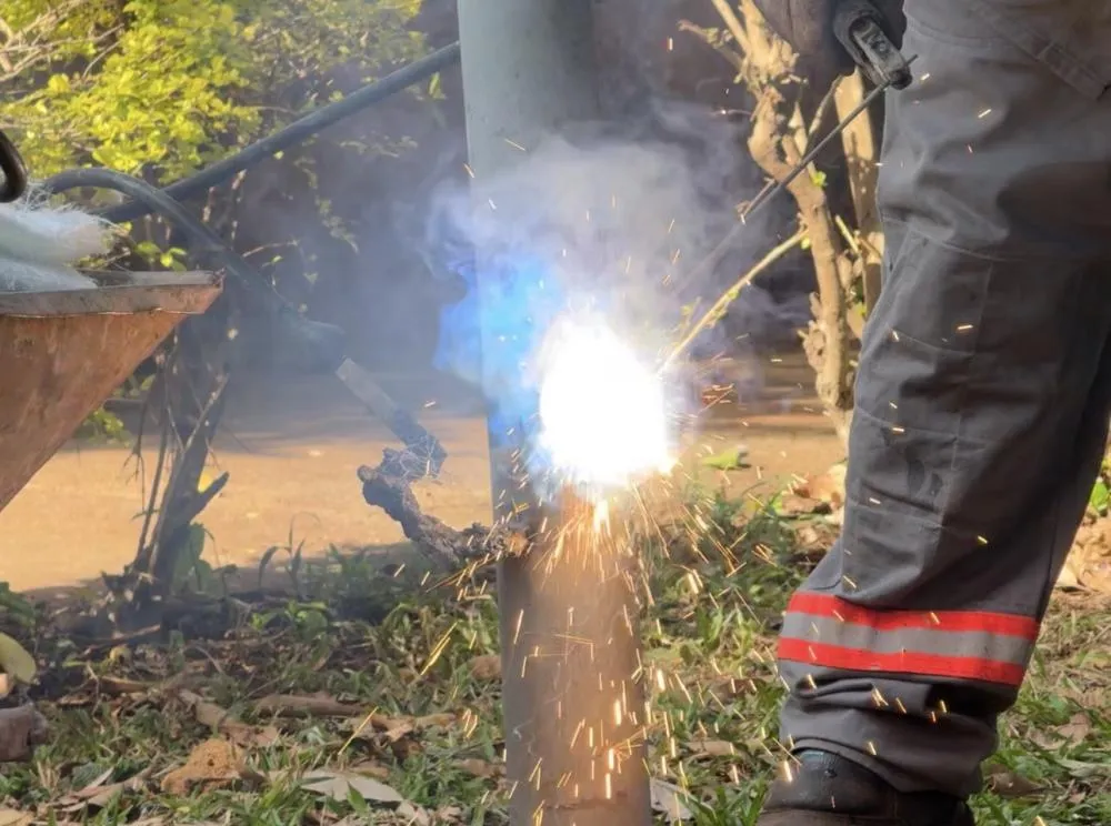 Testes de soldagem de caixas de acesso com fibra de vidro previnem furtos