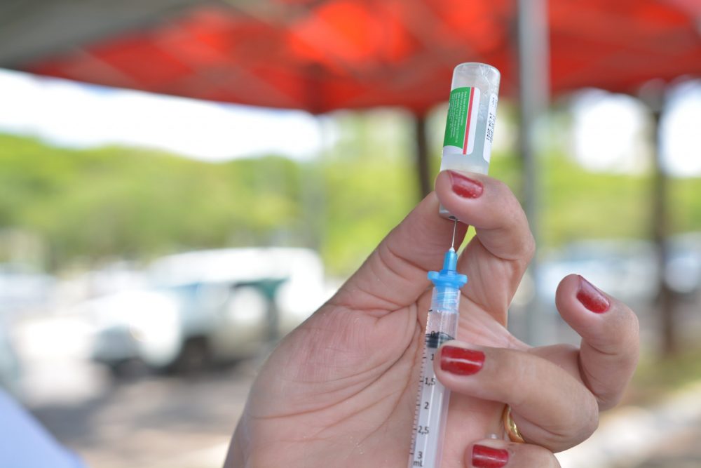 SES espera receber nesta semana novas doses da vacina contra covid-19