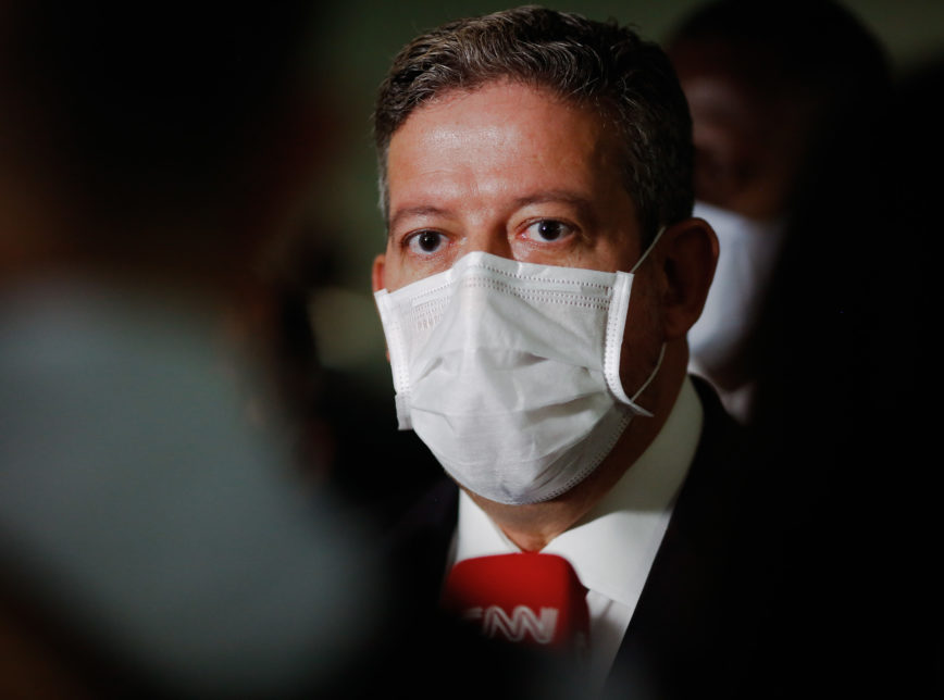 Arthur Lira não consegue acordo e tira PEC da imunidade da pauta