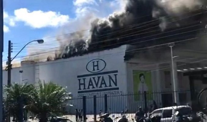 Loja da Havan pega fogo em Vitória da Conquista