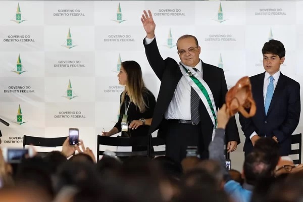 Reeleito, Ibaneis toma posse em solenidade na CLDF; saiba como será