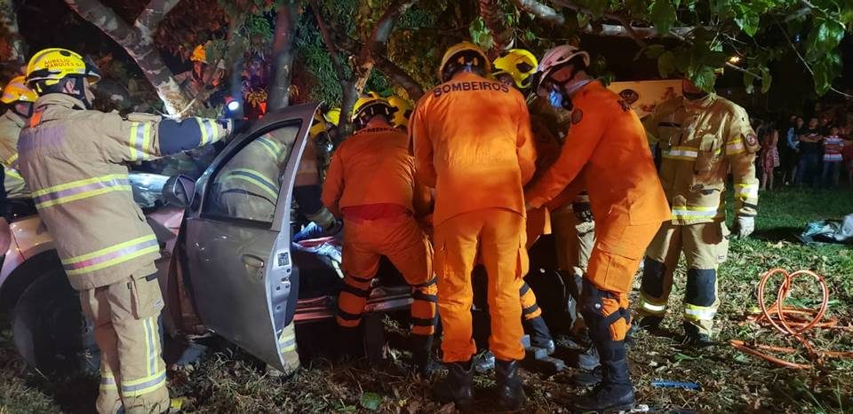 Vítima foi retirada e, no caminho do hospital, teve parada cardiorrespiratória. Reanimada, ela chegou ao HRC em estado grave