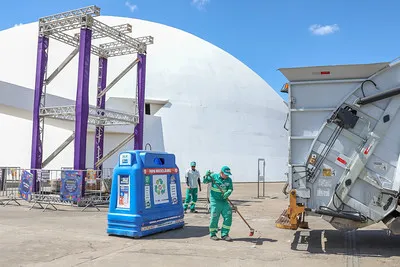 Força-tarefa do SLU recolhe 29 toneladas de lixo e devolve ruas limpas após o Carnaval 2026