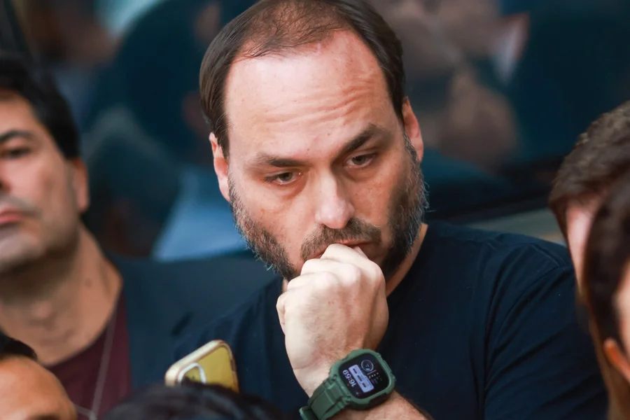 Carlos reage após Valdemar dizer que não é só Bolsonaro que decide no PL