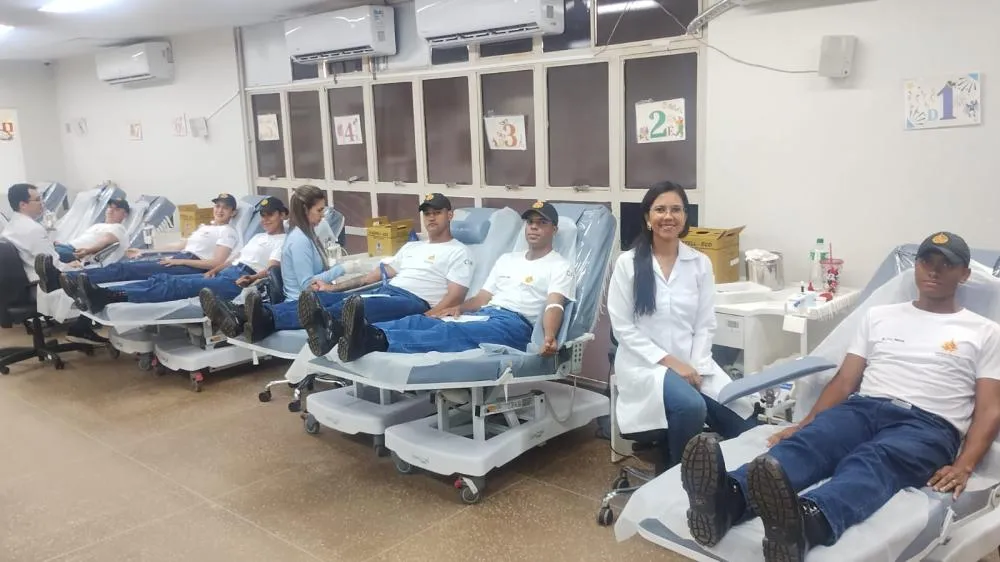 Estudantes do curso de praças fazem doação voluntária de sangue
