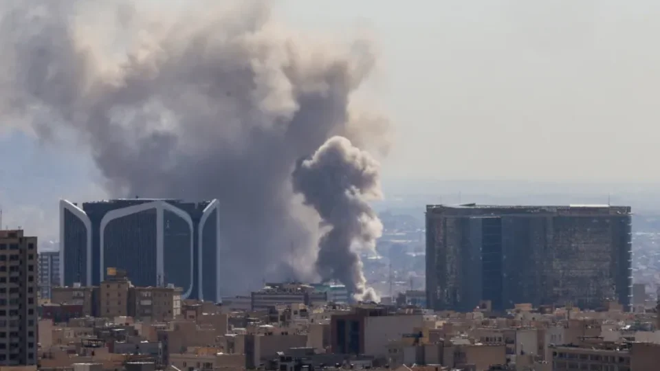 Israel diz que atacou o “coração de Teerã” em nova onda de ataques