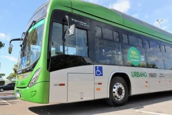 Noventa ônibus elétricos importados devem chegar ao DF em maio