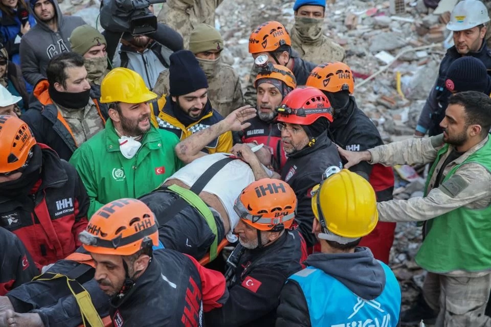 Número de mortos em terremoto na Turquia e Síria passa de 28 mil