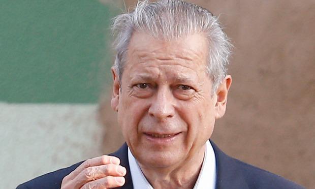 José Dirceu passa mal, é submetido a cirurgia e está em UTI