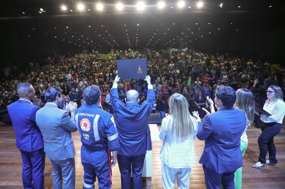 Governador Ibaneis Rocha nomeia 1.154 profissionais para reforçar a rede pública de saúde