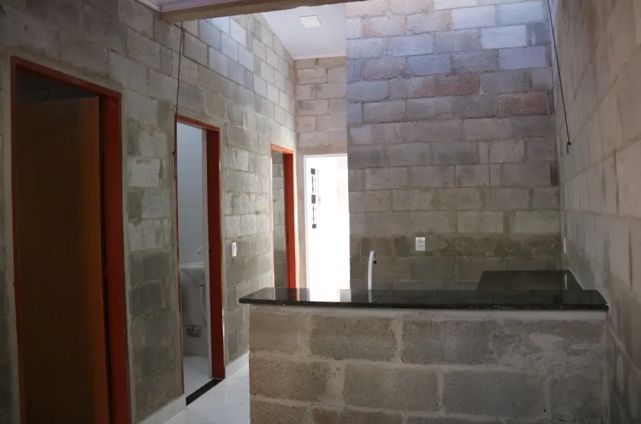 Família na Estrutural recebe casa completamente reformada por meio do programa Melhorias Habitacionais